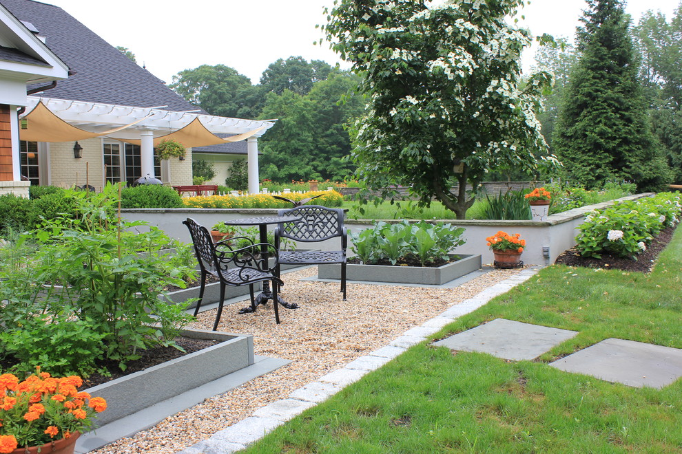 Photo of a traditional garden in New York with gravel.