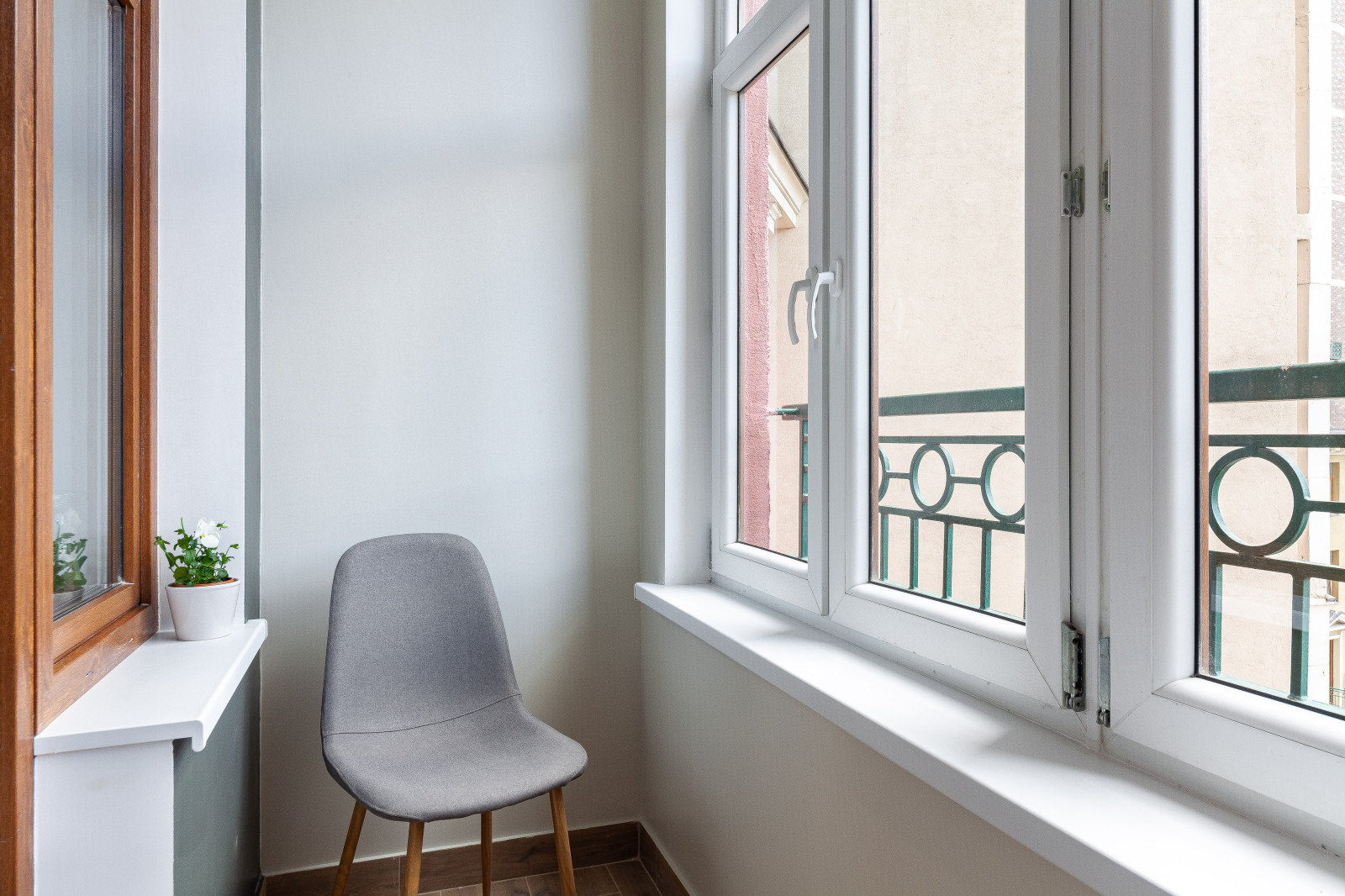 Light green 2 bedroom apartment at Moscow region