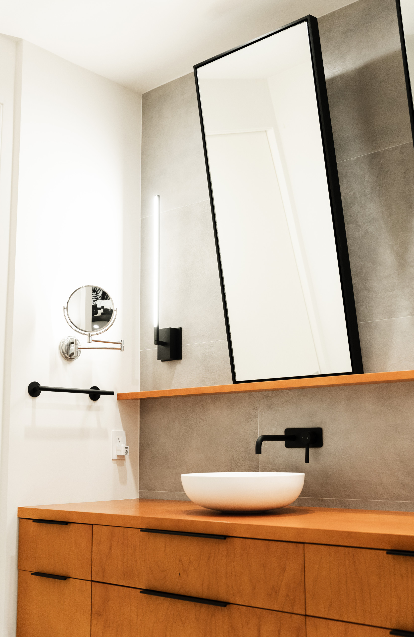 Newport Beach Primary Bathroom