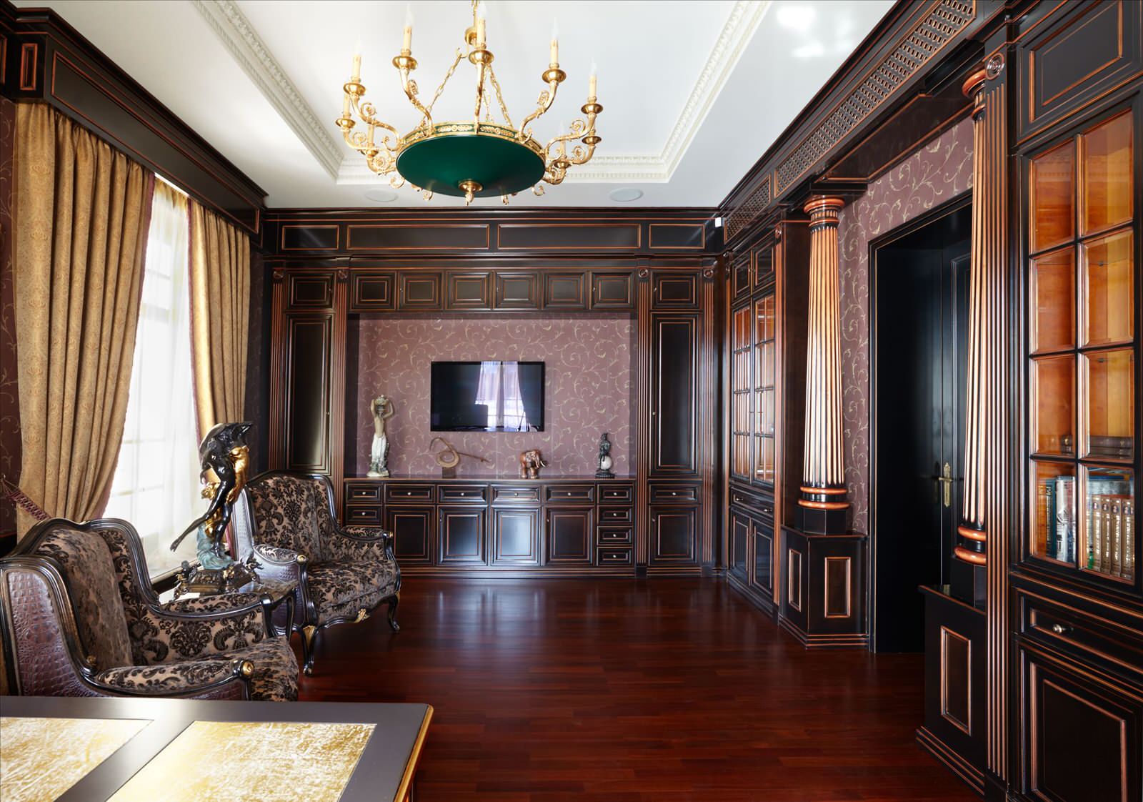 Классический кабинет в темном исполнении