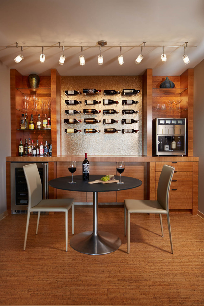 Mid-sized contemporary galley home bar in Minneapolis.