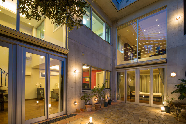 夕景 moderno-patio