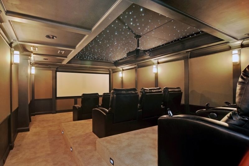 Cette photo montre une salle de cinéma.
