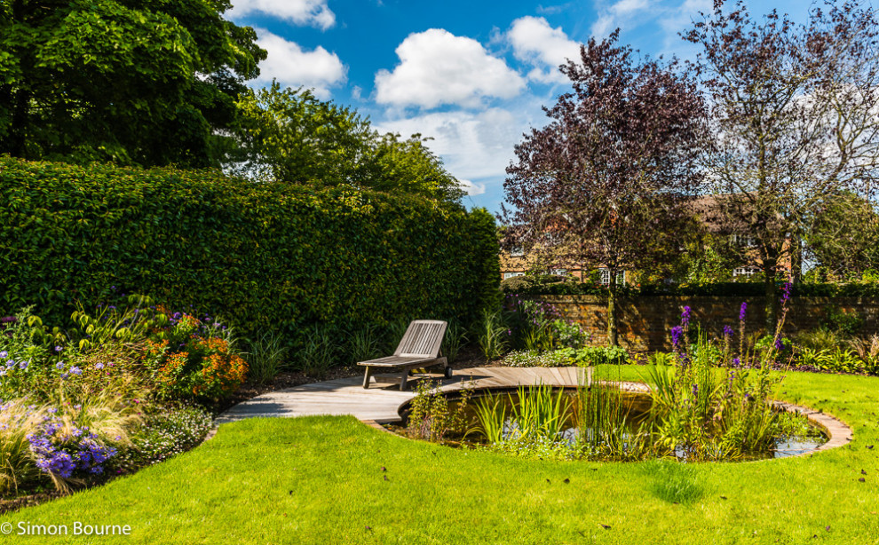 Photo of an eclectic landscaping in Cornwall.