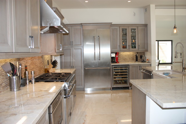 Transitional Kitchen Remodels nyklassisk-koekken