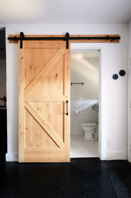 Remotely Designed Austin Studio industriell-badrum