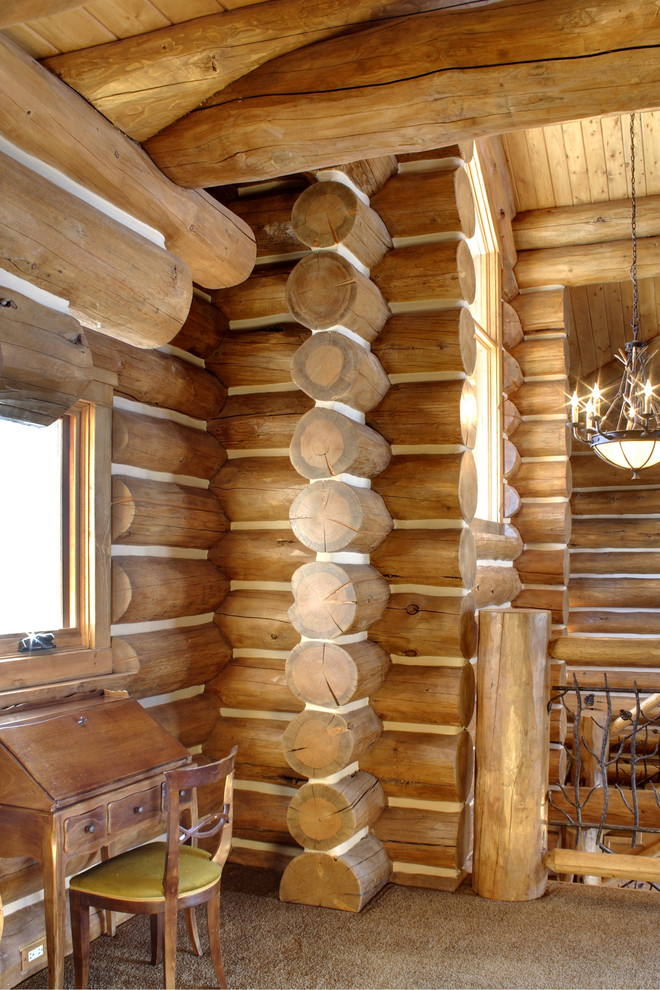 Mountain style home office photo in Seattle