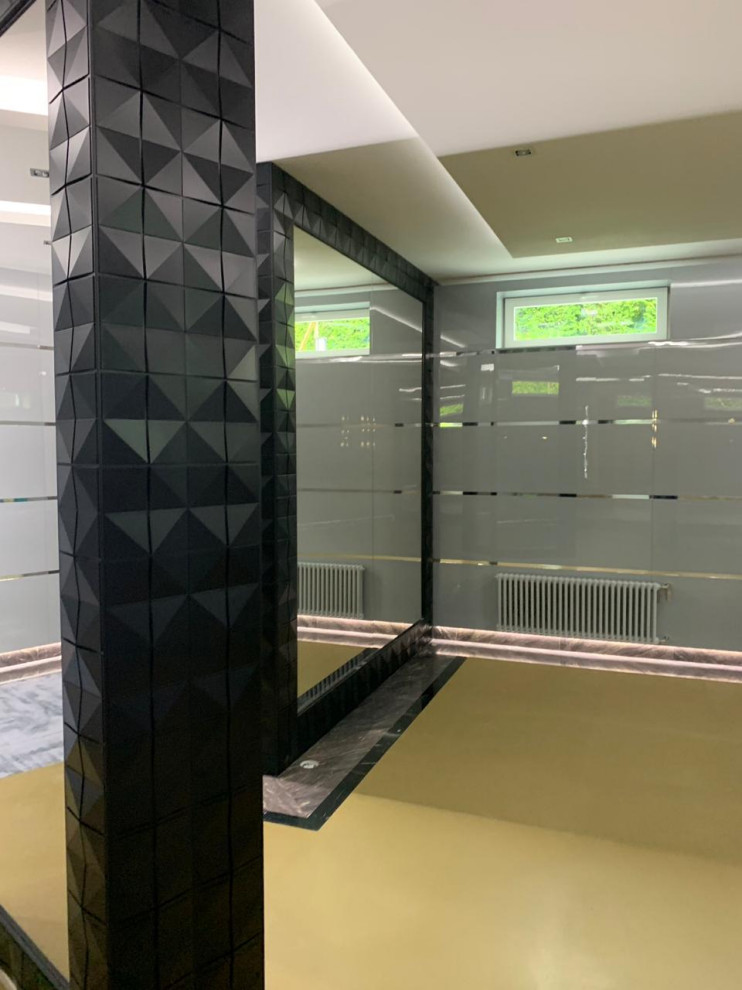 Стеновая панеляция зоны бассейна и спортзала в частном доме