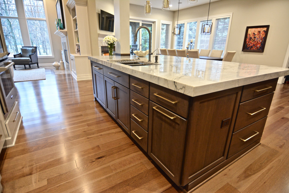 Inspiration for a transitional home design remodel in Indianapolis