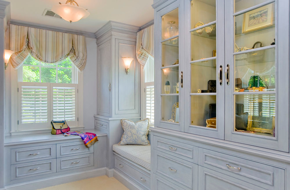 Design ideas for a traditional dressing room in Baltimore.