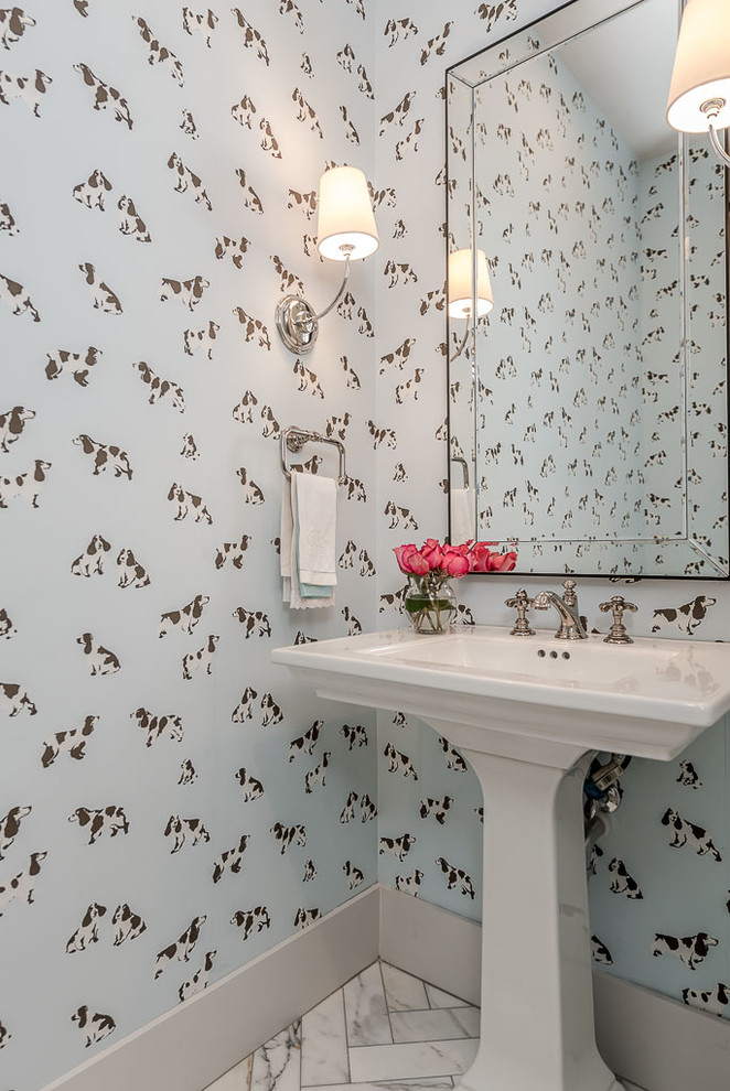 Example of a transitional home design design in Austin