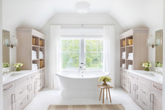 8 Ways to Use White in the Bathroom