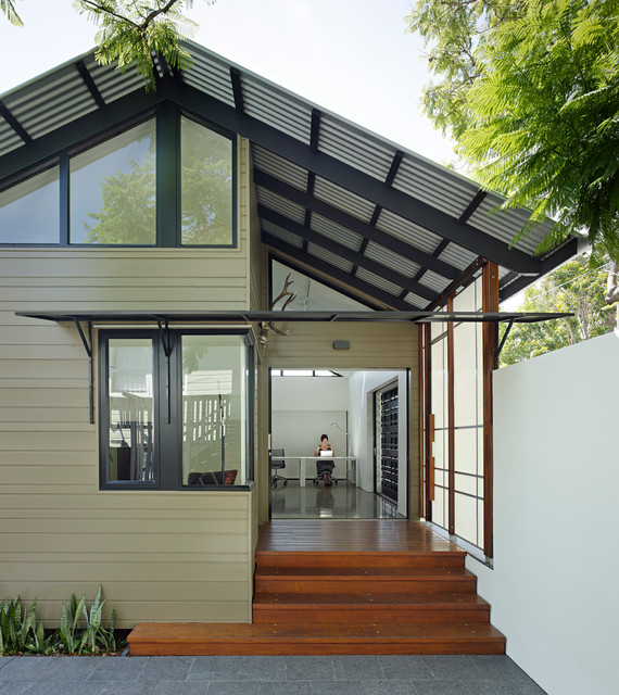 Entry from courtyard contemporary-fasad