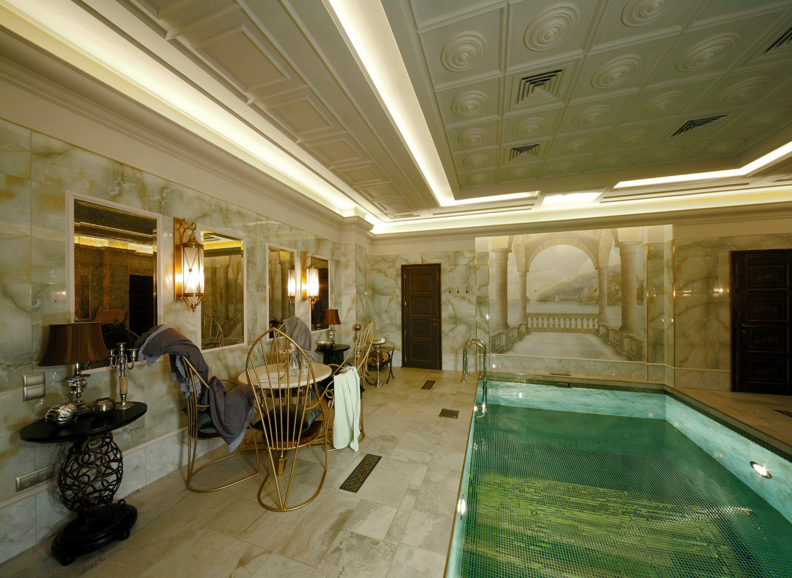 Баня с бассейном