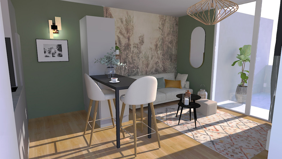 Inspiration pour une petite salle de séjour traditionnelle ouverte avec un mur vert, parquet clair, aucune cheminée, un téléviseur fixé au mur, un sol beige et du papier peint.