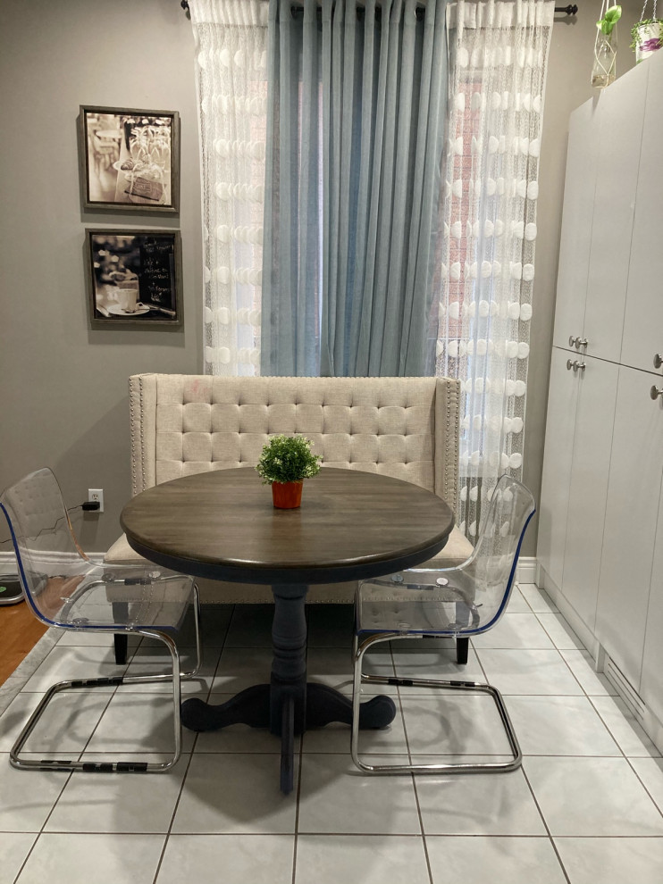 Breakfast Nook (Chairs or Settee)?