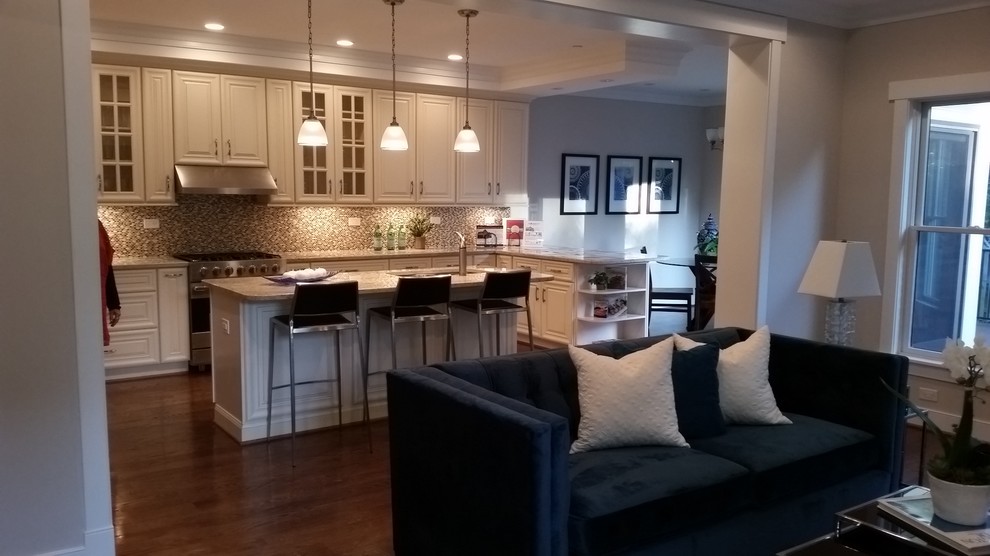 Example of a transitional kitchen design in DC Metro