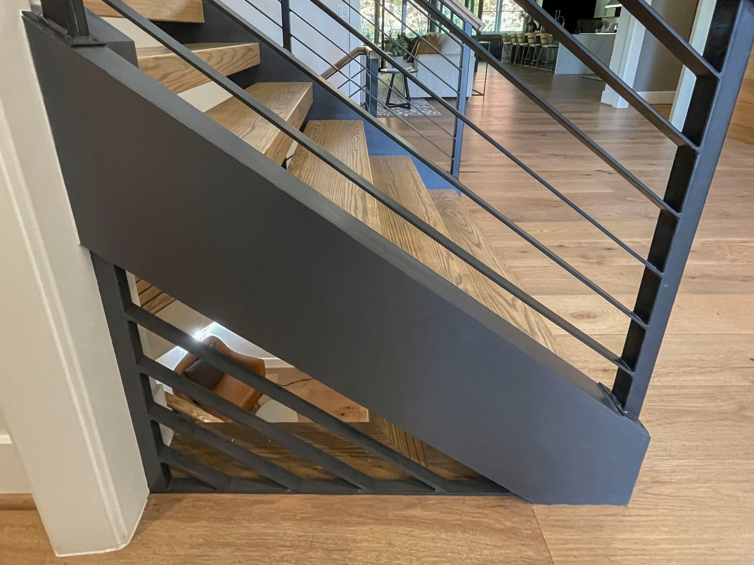 113_Floating Straight- Stringers with No Risers in Contemporary Home, Bethesda M