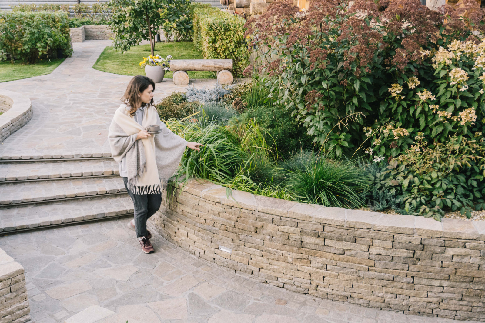 Сад с подпорными стенами