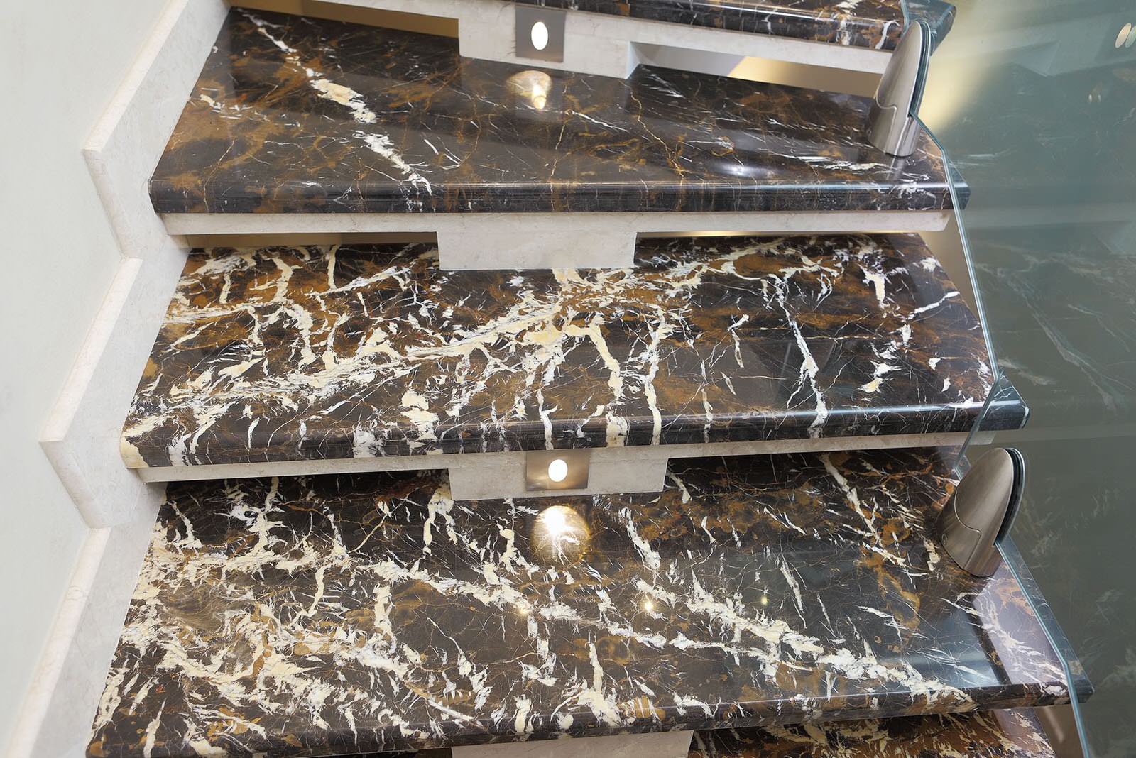 Светлое будущее в поселке Барвиха Хиллс