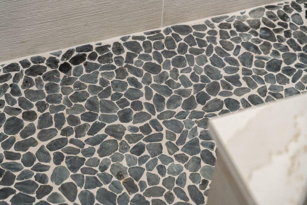 Home design - transitional home design idea in Austin