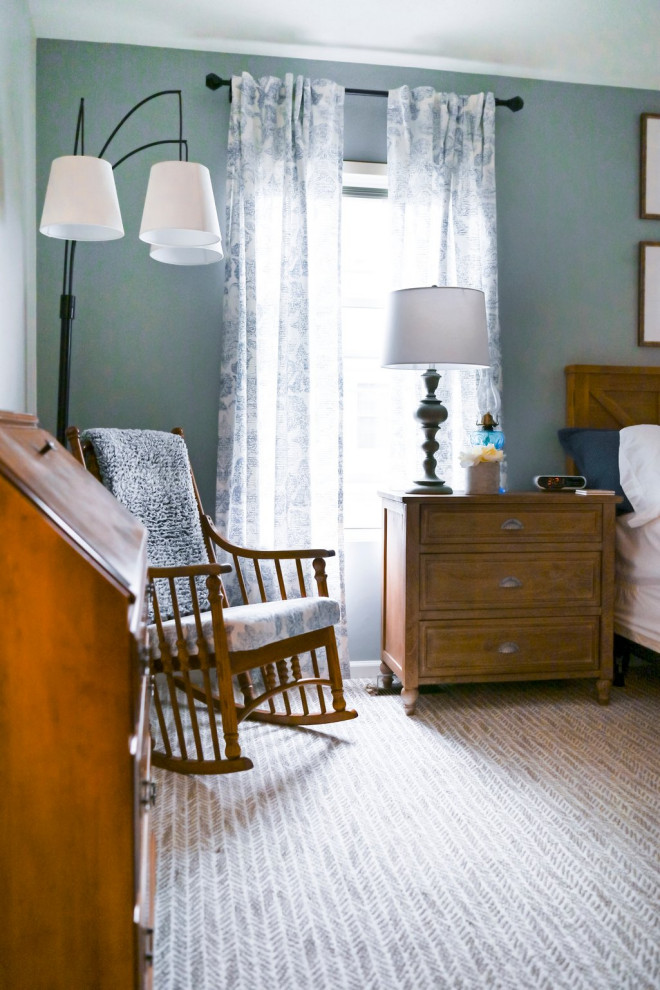 Home design - transitional home design idea in Chicago