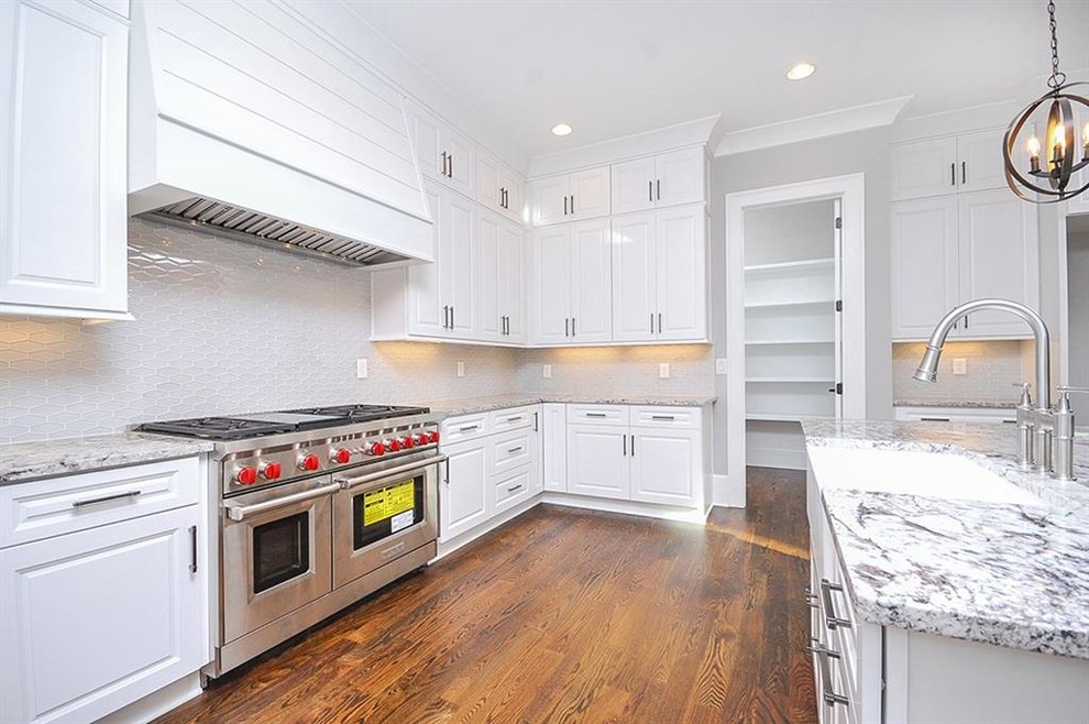 Kitchen - transitional kitchen idea in Atlanta