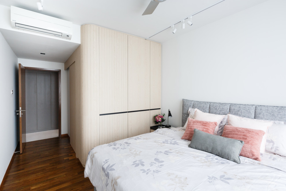 Photo of a modern bedroom in Singapore.