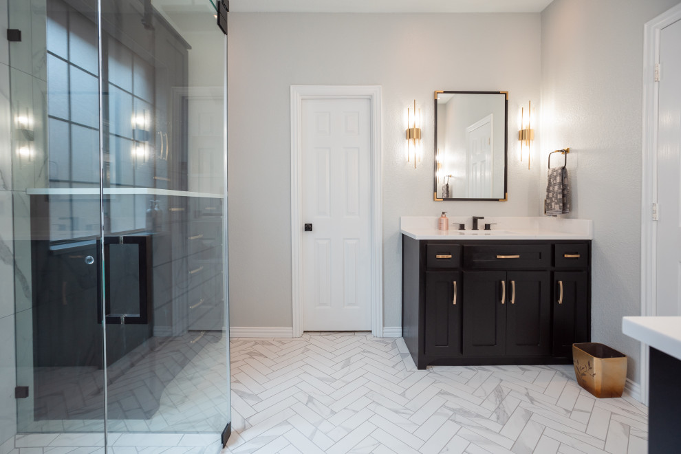 Black Locust | Master Bathroom