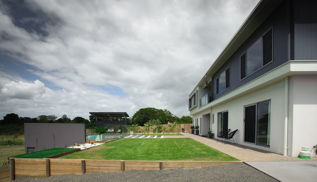 burnett river contemporary-house-exterior