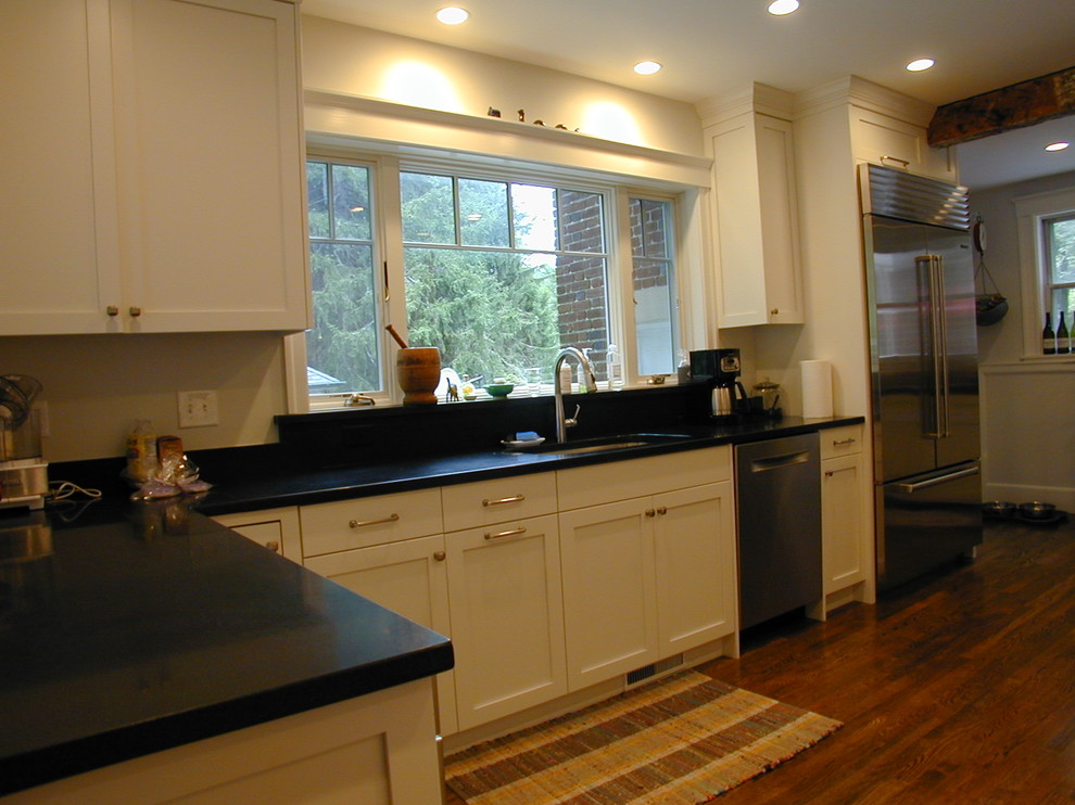 Inspiration for a transitional kitchen remodel in Boston