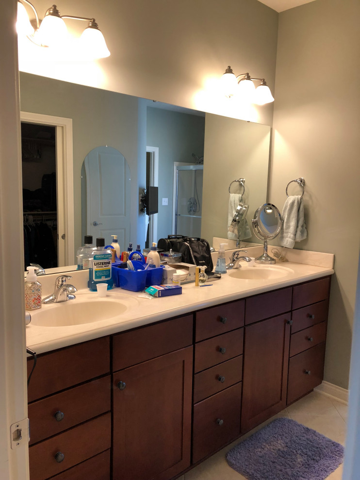 Inspiration for a transitional bathroom remodel in Indianapolis