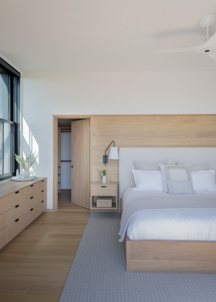 Bedroom - coastal bedroom idea in Boston