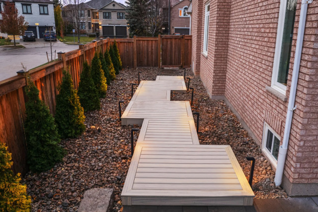 Side Floating Deck garden