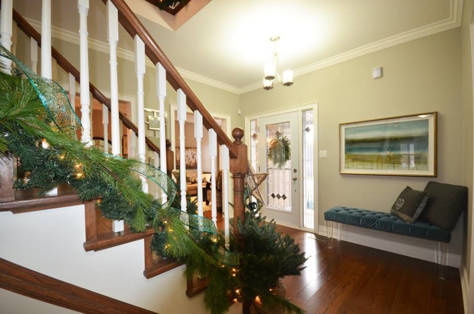 Inspiration for a transitional home design remodel in Toronto