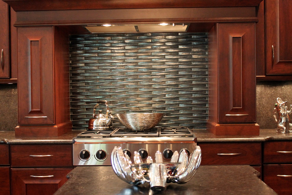 Kitchen - transitional kitchen idea