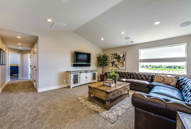 Pennington House Plan modern-wohnzimmer