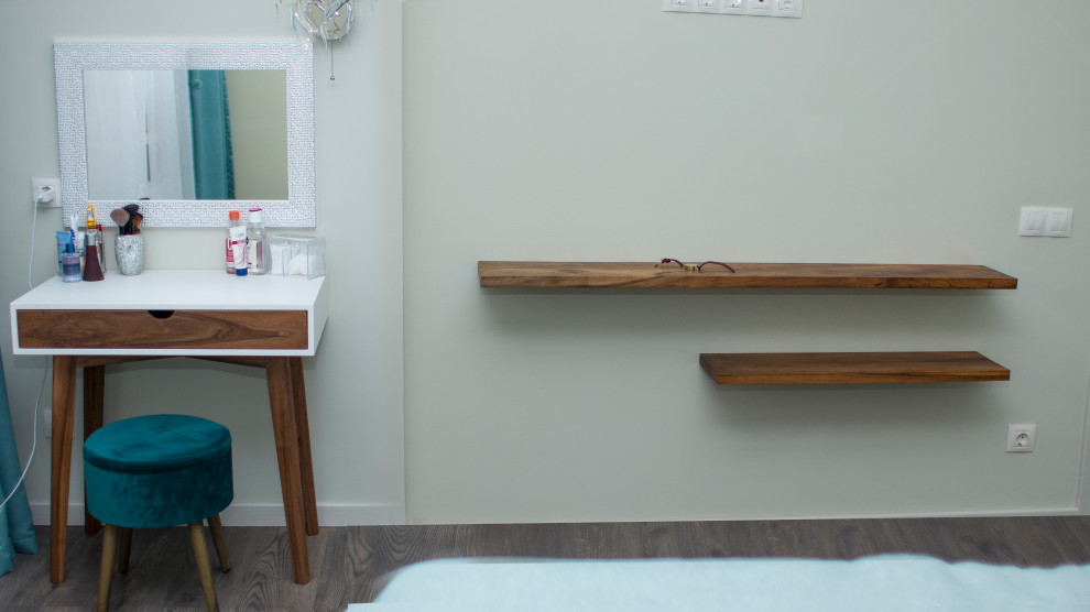 Орех и ретро.