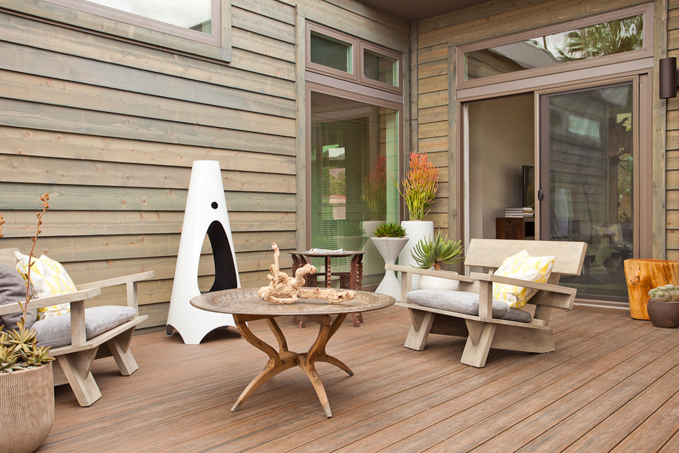 Photo of a country deck in Los Angeles.