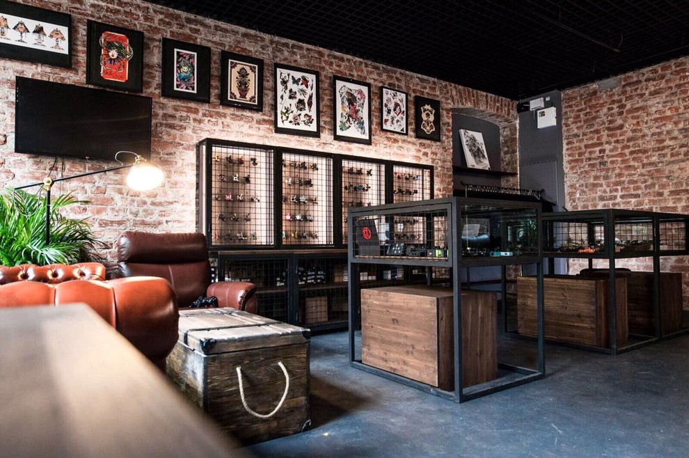 Изготовление мебели для магазина билдерского тату оборудования Тату Порт