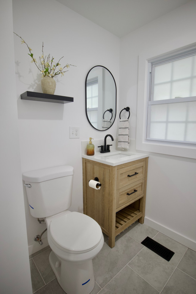 Summerfield Residence Guest Bathroom