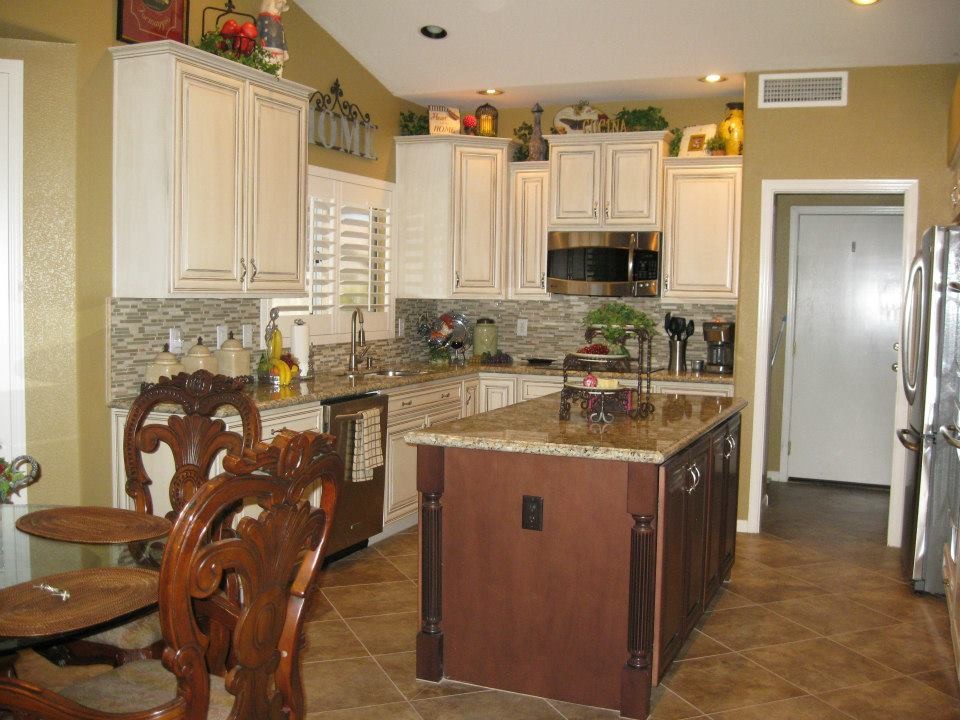 Kitchen - kitchen idea in Phoenix