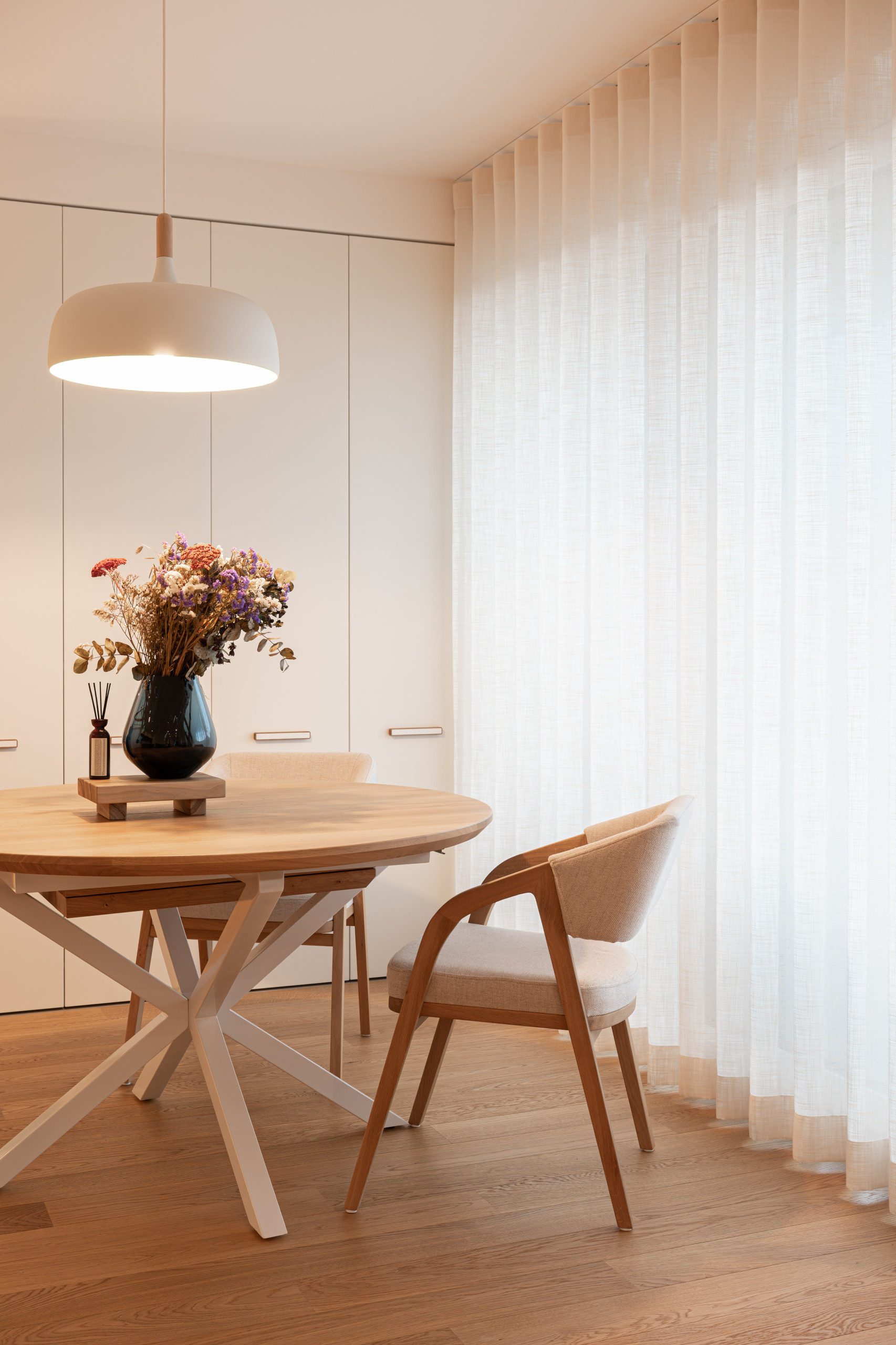 Geometrie e flessibilità domestica: un appartamento di 95 mq a Trento