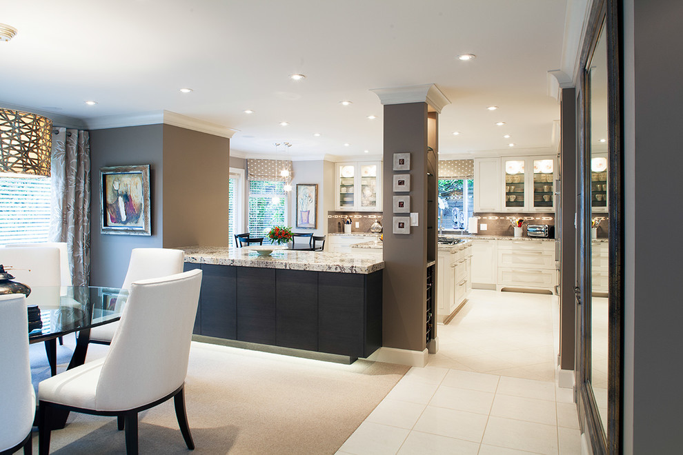 Transitional home design photo in Vancouver