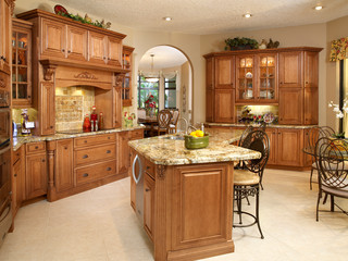 Parkland - Traditional - Kitchen - Miami - by Stonewater Kitchens, Inc.