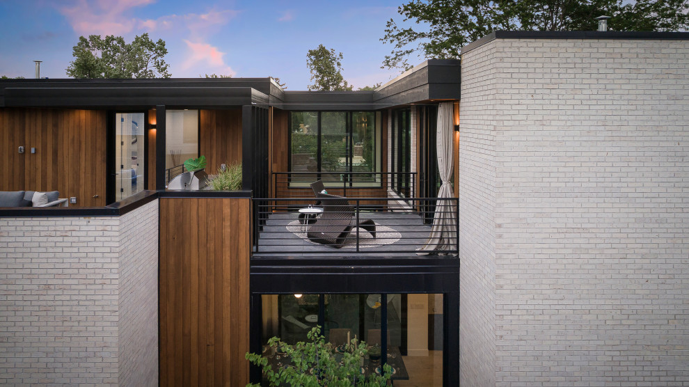 This is an example of a contemporary terrace in Denver.