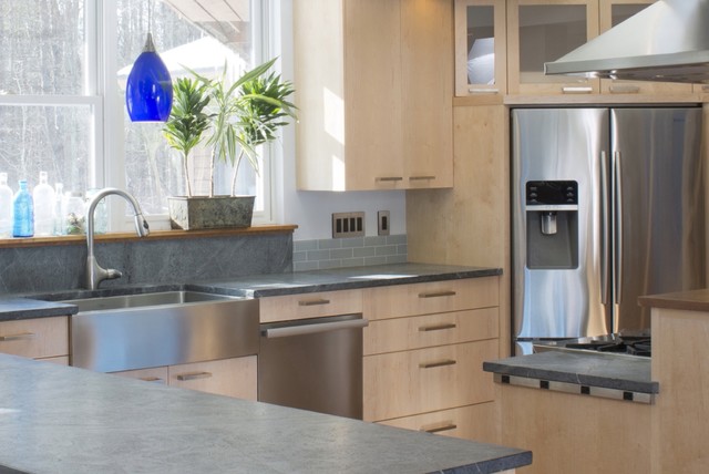 Lee, NH contemporary-kitchen
