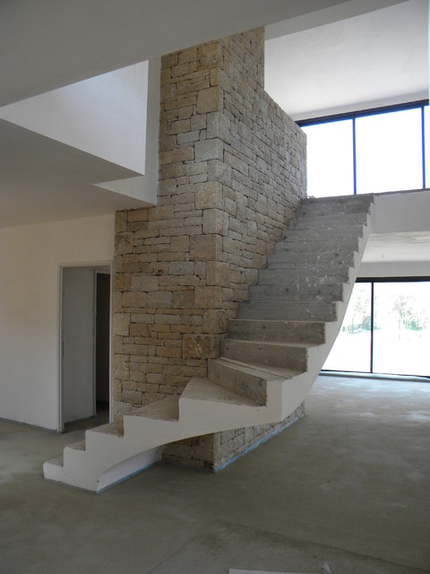 escalier interieur en pierre naturelle