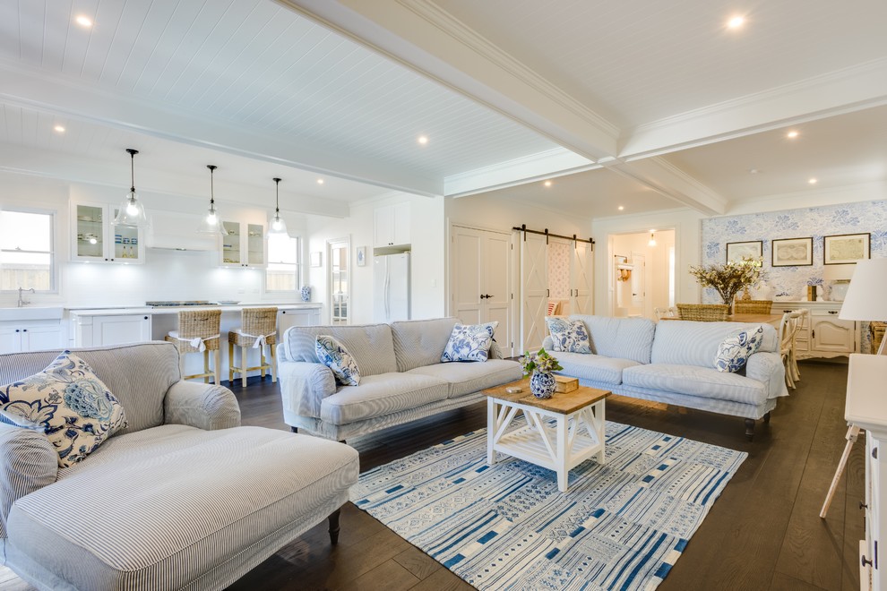 This is an example of a beach style living room in Gold Coast - Tweed.