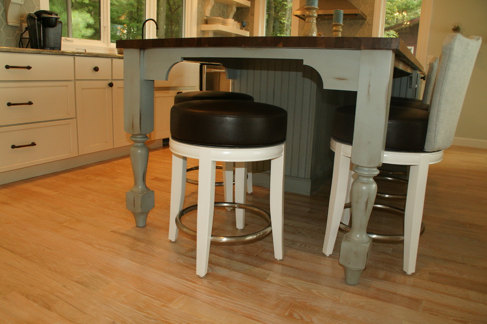 Home design - transitional home design idea